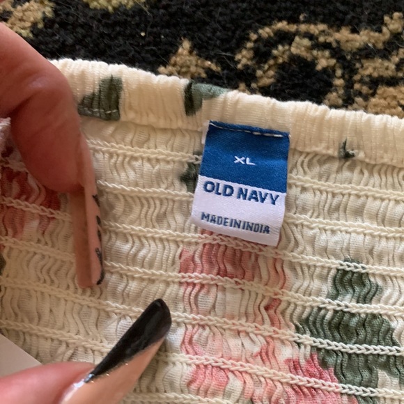 Please read description. NWT old navy top size XL - Picture 6 of 6